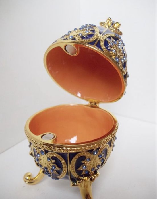 Ovo imperial Azul - Banhado a Ouro com 180 Cristais Azuis