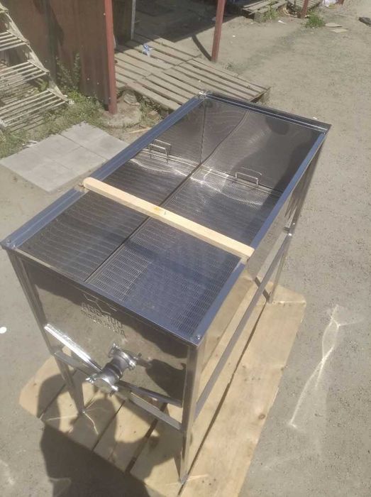 Стол для распечатывания рамок (плоская корзина)—1 метр. НОВЫЙ.