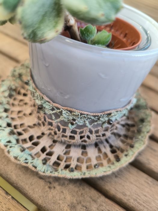 Cestinho antigo em renda