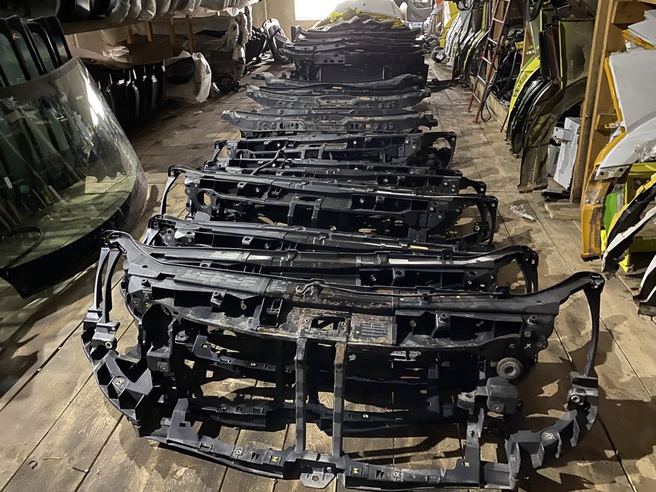 Разборка Renault Traffic 3 капот бампер фара телевізор Решітка