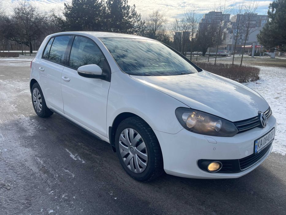 Volkswagen Golf VI   2011г