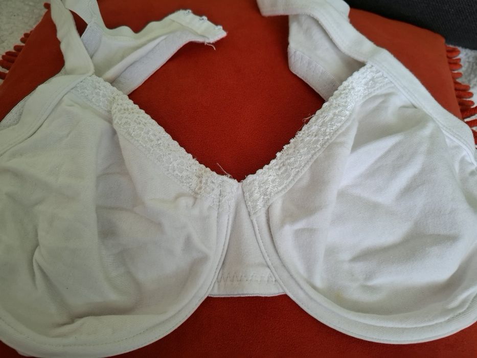 Pakiet  biustonoszy damskich