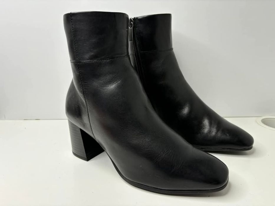 Botki skórzane delikatnie ocieplane Tamaris Rozmiar 38 czarne