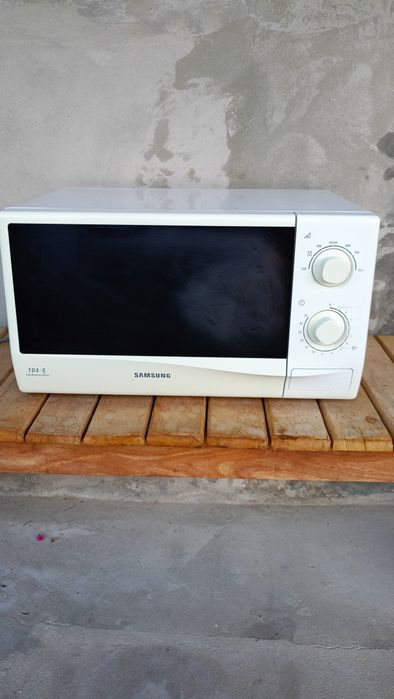 Мікрохвильова піч Samsung