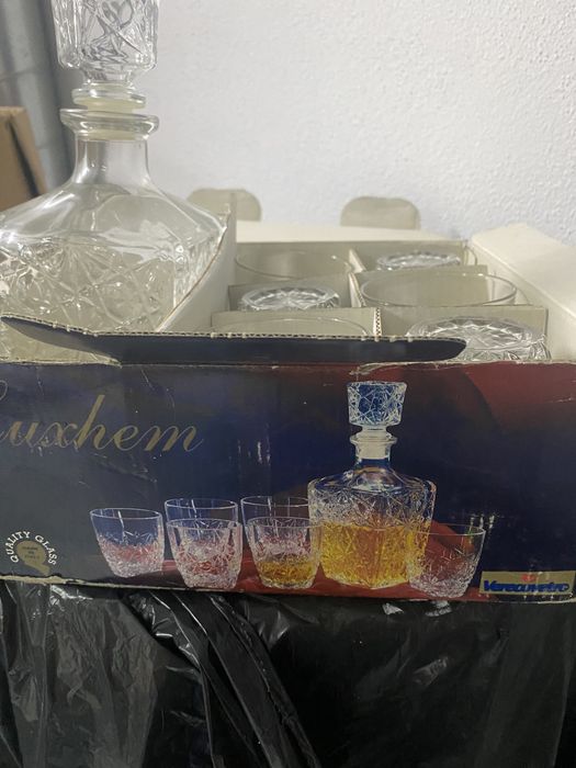 Garrafa e copos em vidro de qualidade marca Luxhem424932164471377923