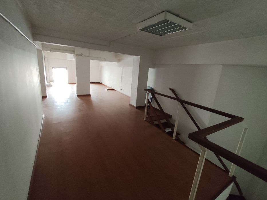 Vende-se ou arrenda-se espaço comercial 200m2