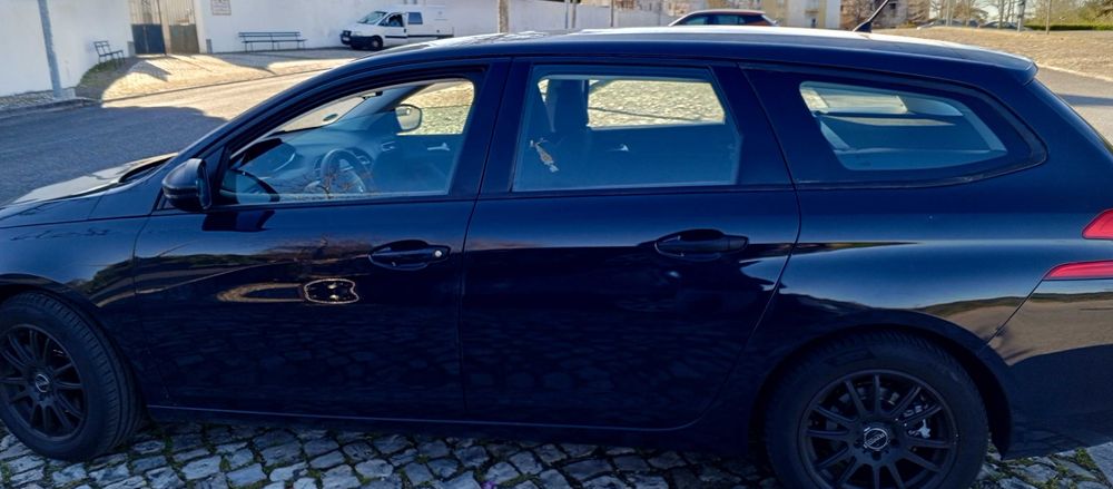 Peugeot 308 PureTech 2016 – Económico e Confortável