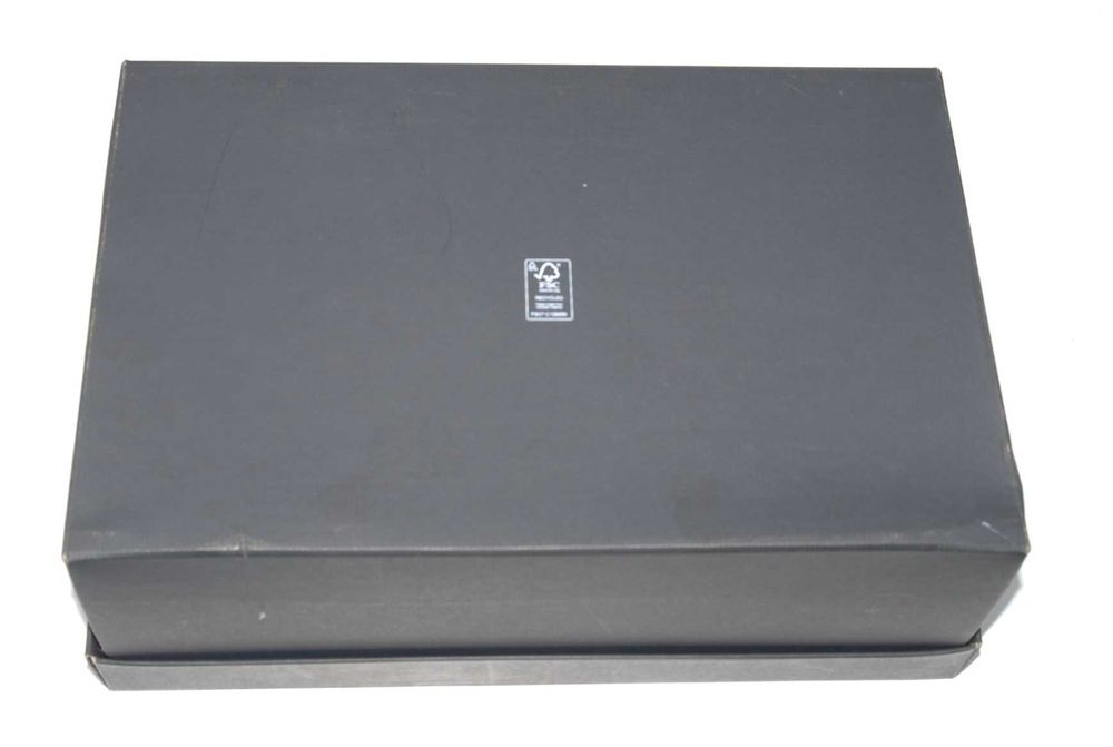 oryginalne pudełko kartonik po butach Armani EA7