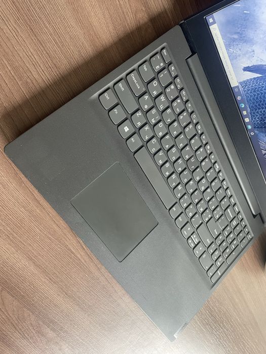 38.Ігровий Lenovo /FullHD IPS/Core i3-1005G1/RAM 8GB/240 SSD/Intel UHD+GeForce MX330 2 GB