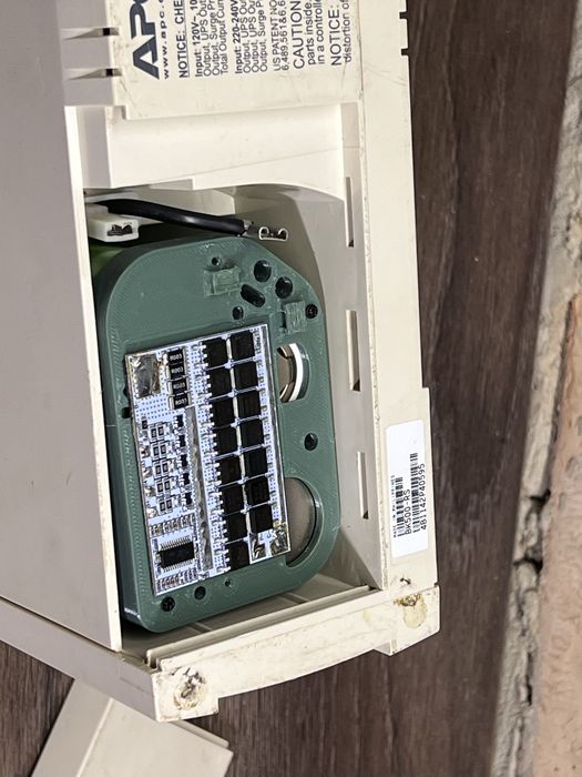 Холдер для 32140 (33140) для заміни свинцевого акума 12в 7а в UPS