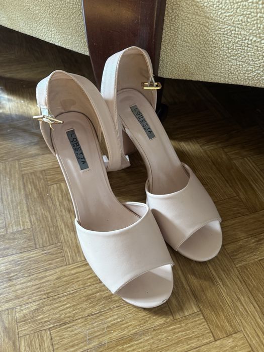 каблуки бежевые