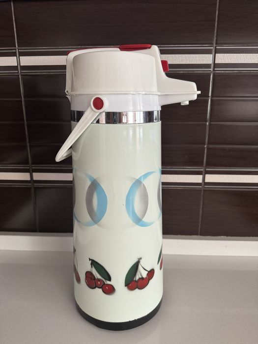 Термос помповый на 2 литра