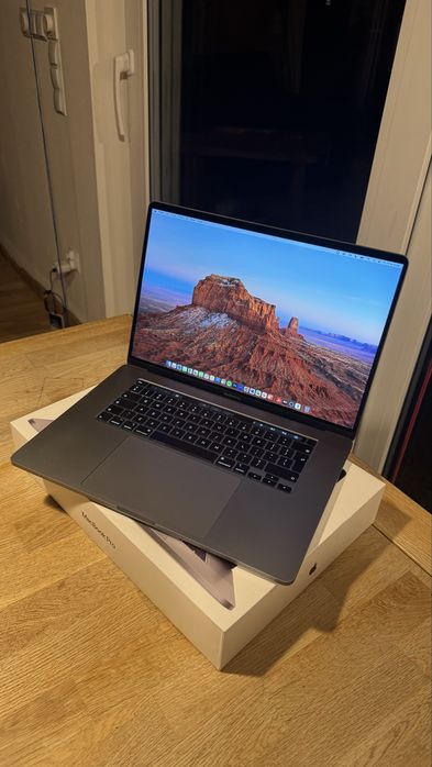 MacBook Pro 16” (2019) i9 16GB RAM