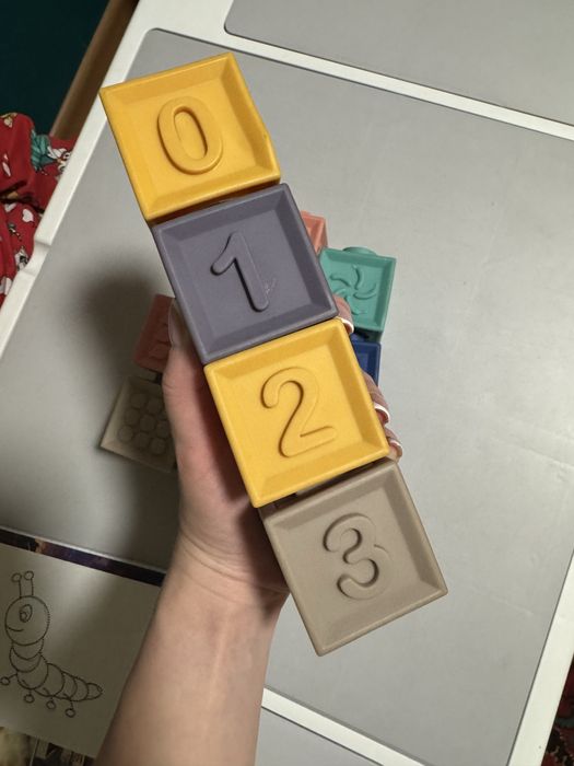 Резинові кубики; моторика