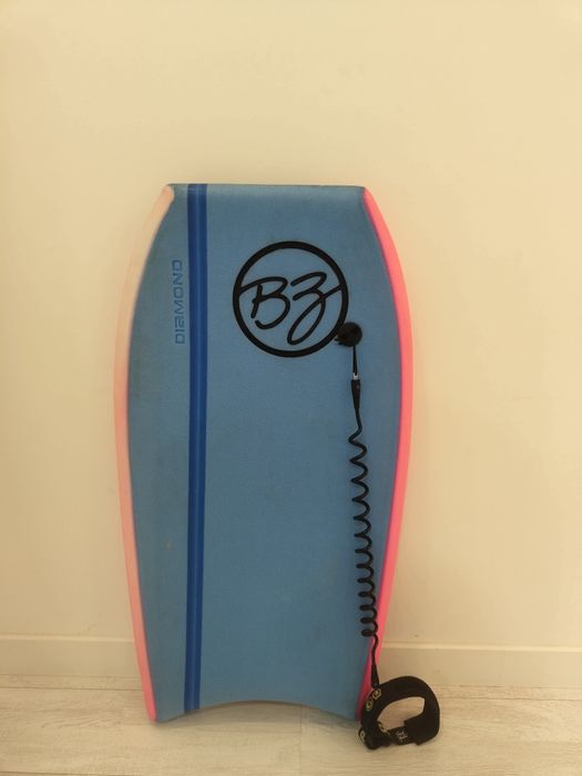 Bodyboard BZ Rail Drive com stringer + leash, 41" - estado impecável