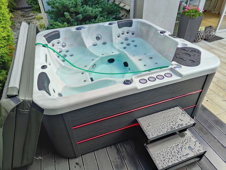 Jacuzzi ogrodowe całoroczne , wifi , bluetooth , 63 dysze , raty 0%