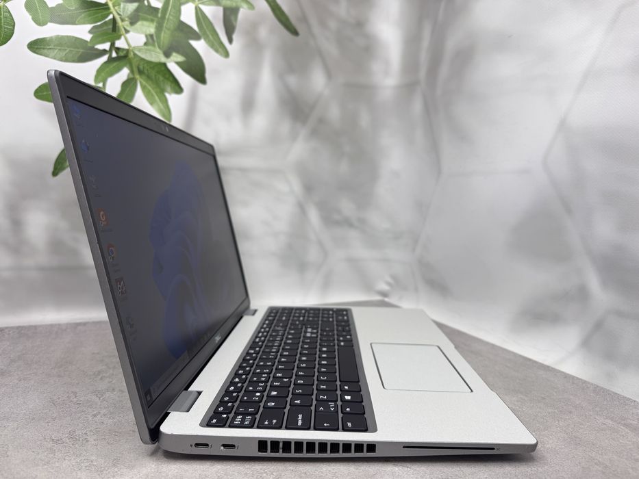 Ноутбук Dell Latitude 5520/i5-1135G7/16ГБ/512GB SSD/15.6"/Full HD IPS