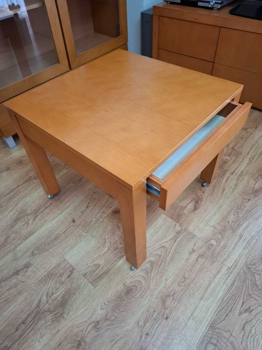 Mesa de apoio em faia como nova