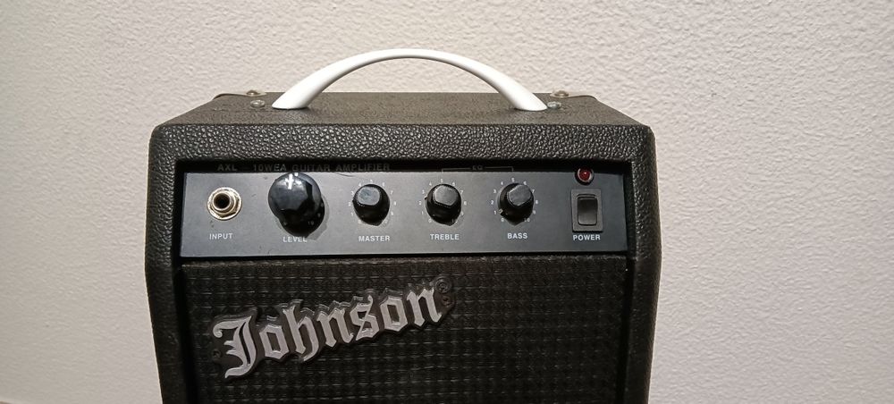 Amplificador Johnson by Fender