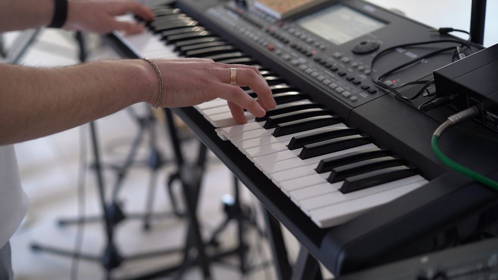 МУЗИКАНТИ, Ведучий,  Музичний гурт "Родина", Весільний гурт