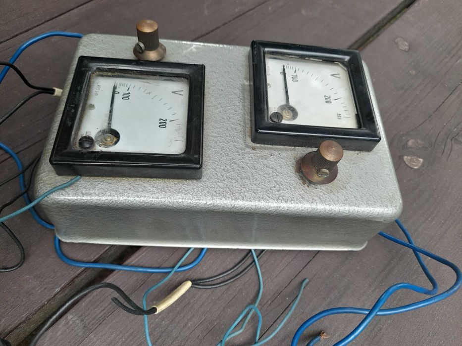 Woltomierze analogowe zestaw 2szt z potencjometrami