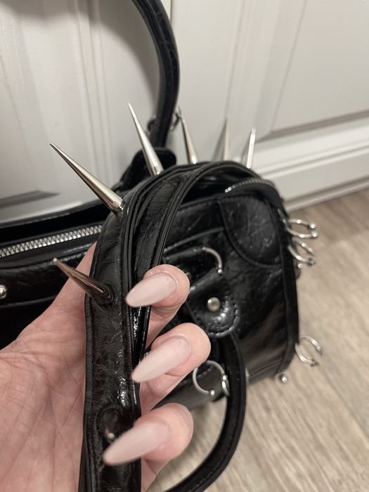 Сумка с шипами, сумка city bag type, сумка opium, сумка с пирсингом