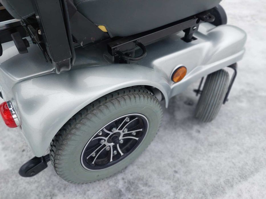 Wózek inwalidzki elektryczny