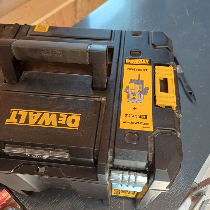 Ferzarka Dewalt DWE625K