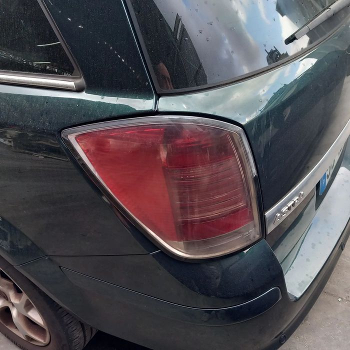 Farolim traseiro lado condutor opel astra H