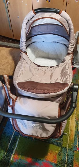 Дитяча  коляска        .