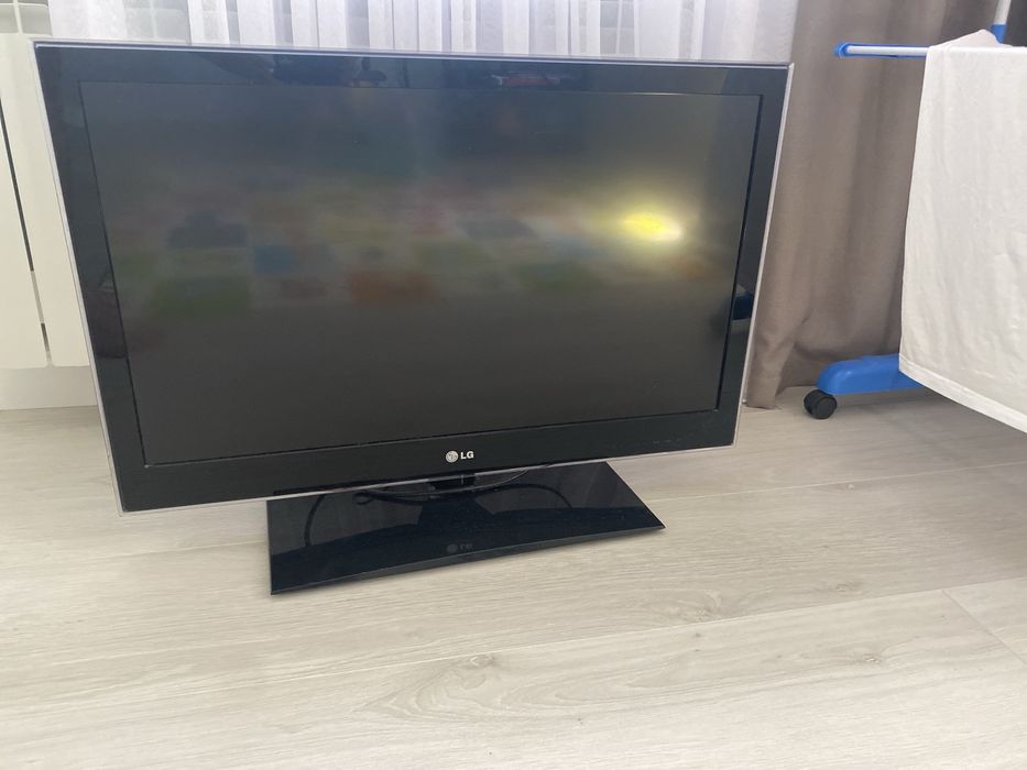 Телевізор LG 32LV4500 (ремонт або на запчастини)