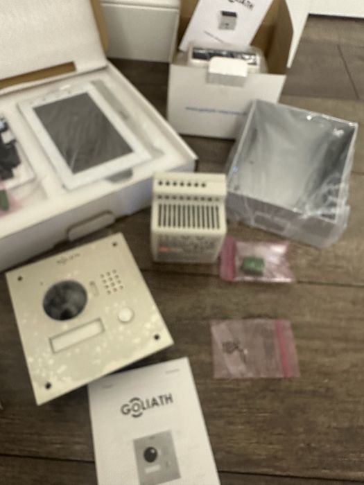 Goliath ip2 wideodomofon dwa monitory