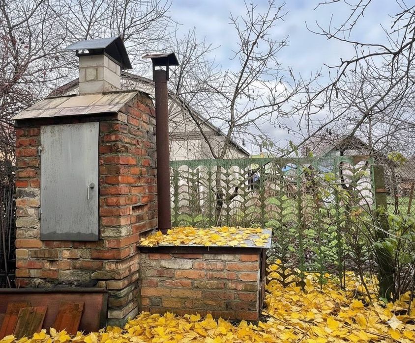 Продам вінтажний будиночок 77кв.м+17 соток з виходом до озера.