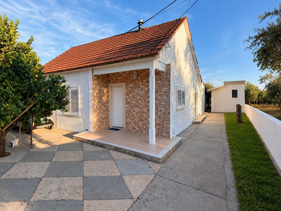 Vende-se Excelente Moradia T3 Caxarias