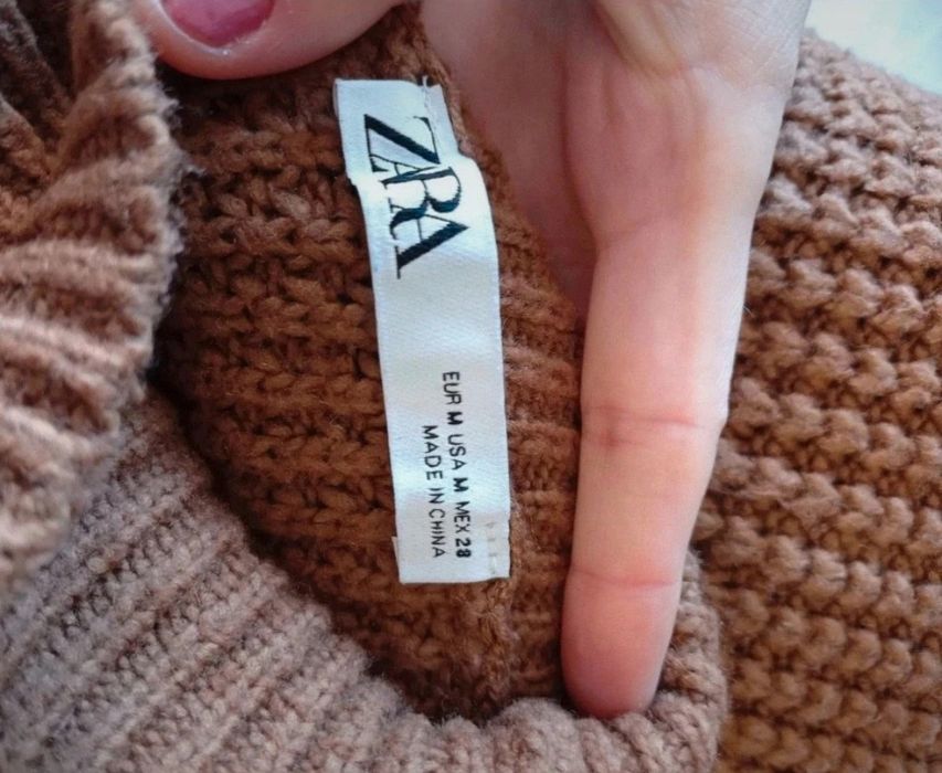 Świetny sweter golf unikatowy splot casual blogger musthave Zara