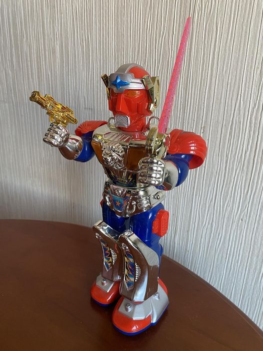 Робот Metal Fighter.