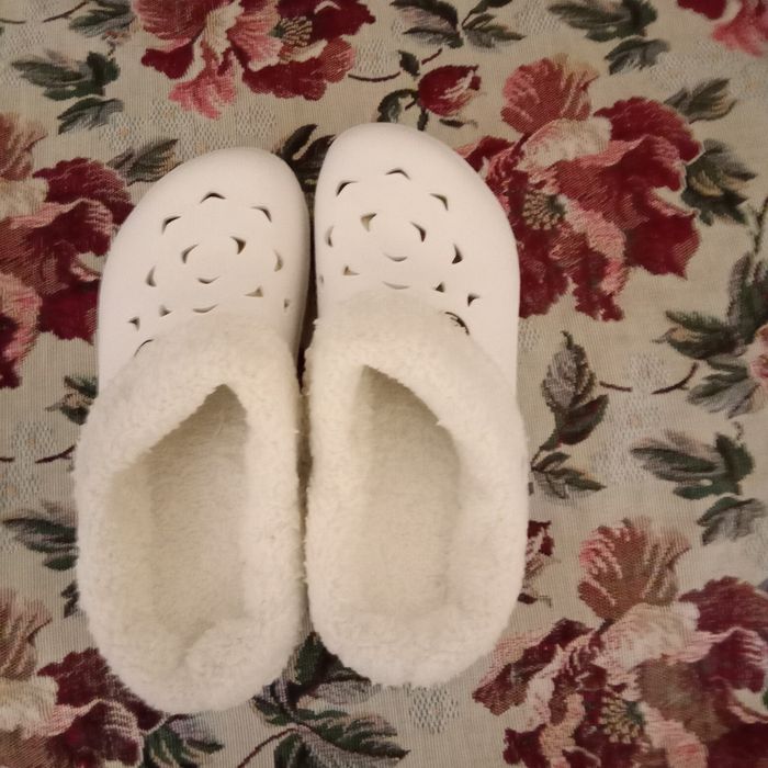 Продам тапочки утеплені.