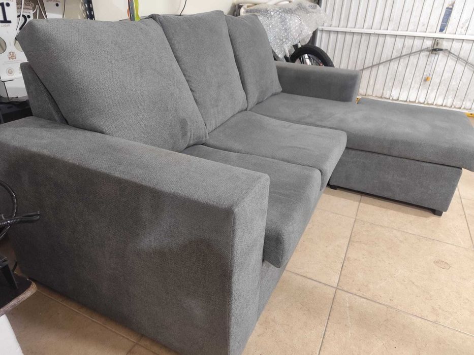 Sofá com chaise long