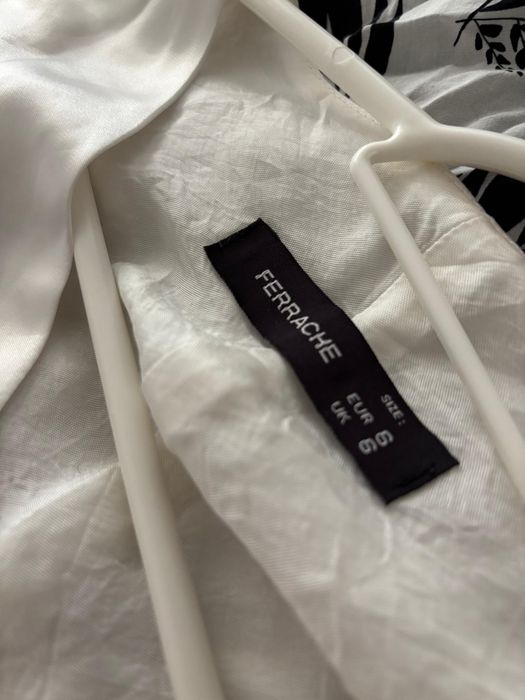Top acetinado branco Ferrache