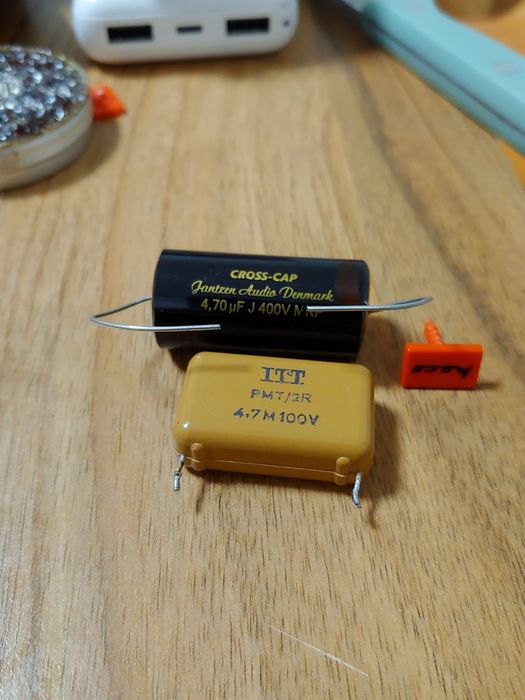 Vishey roe 10mf. 5uf нові конденсаторы