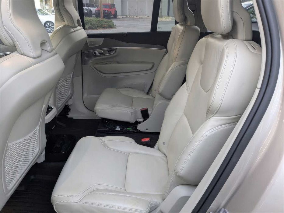 Volvo XC90 B6 Ultimate Bright Theme 6-Passenger      2023