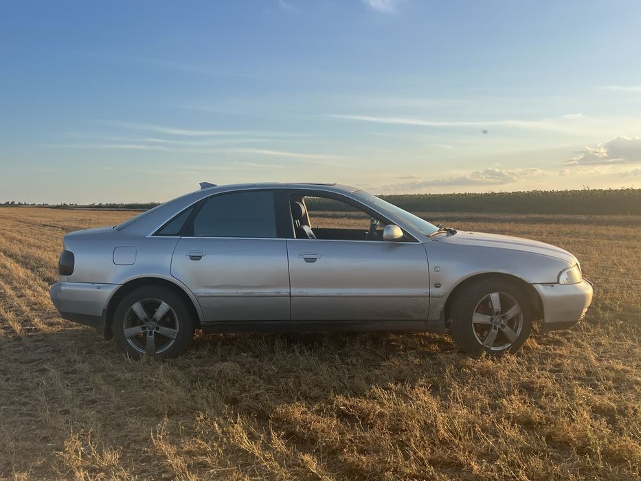 Продаю Ауди А4Б5