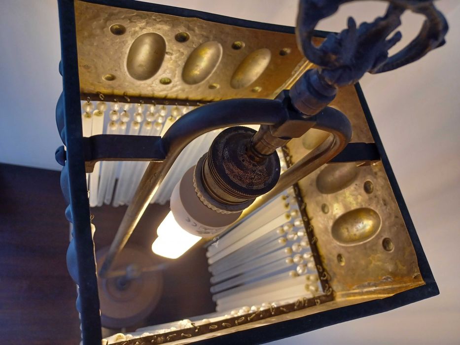 Candeeiro de mesa antigo de vidrinhos