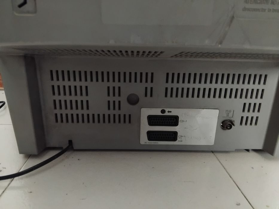 TV Televisor CRT Samsung Antigo (ecrã de 70 cm na diagonal)