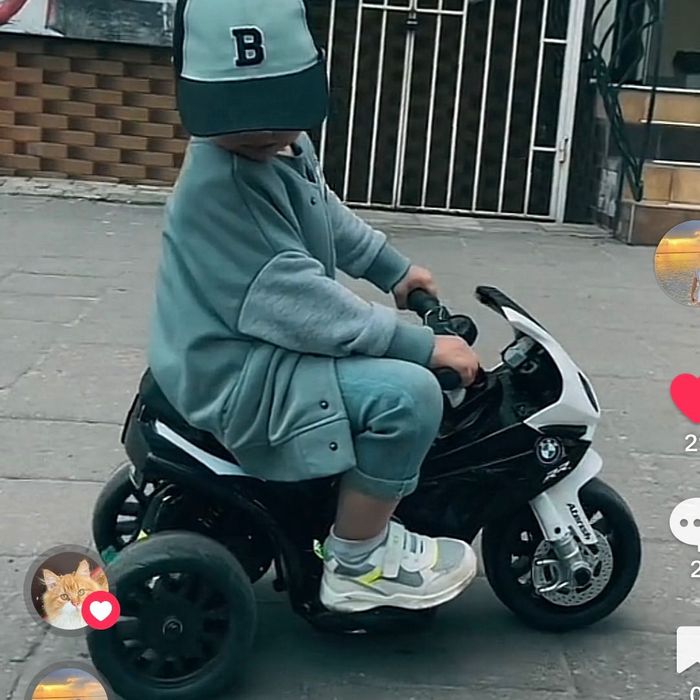 Трьох колісний мотоцикл