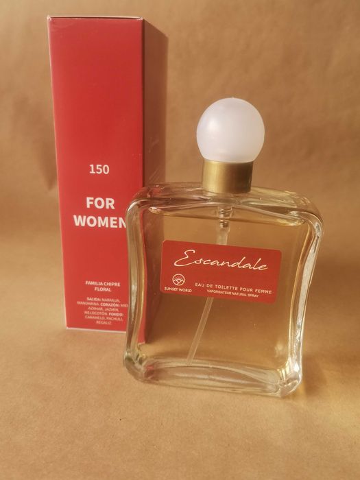 Perfume escandale da sunset world, mulher