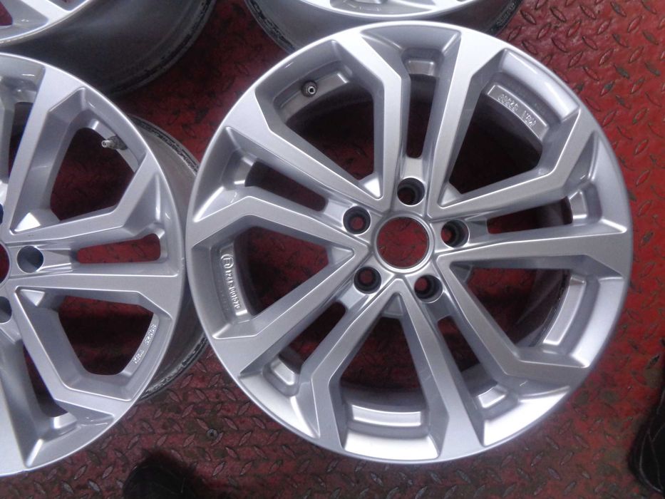 Alu Felgi 7,5Jx17 VW Skoda Seat Audi MB - 5x112 - Ładne DEZENT
