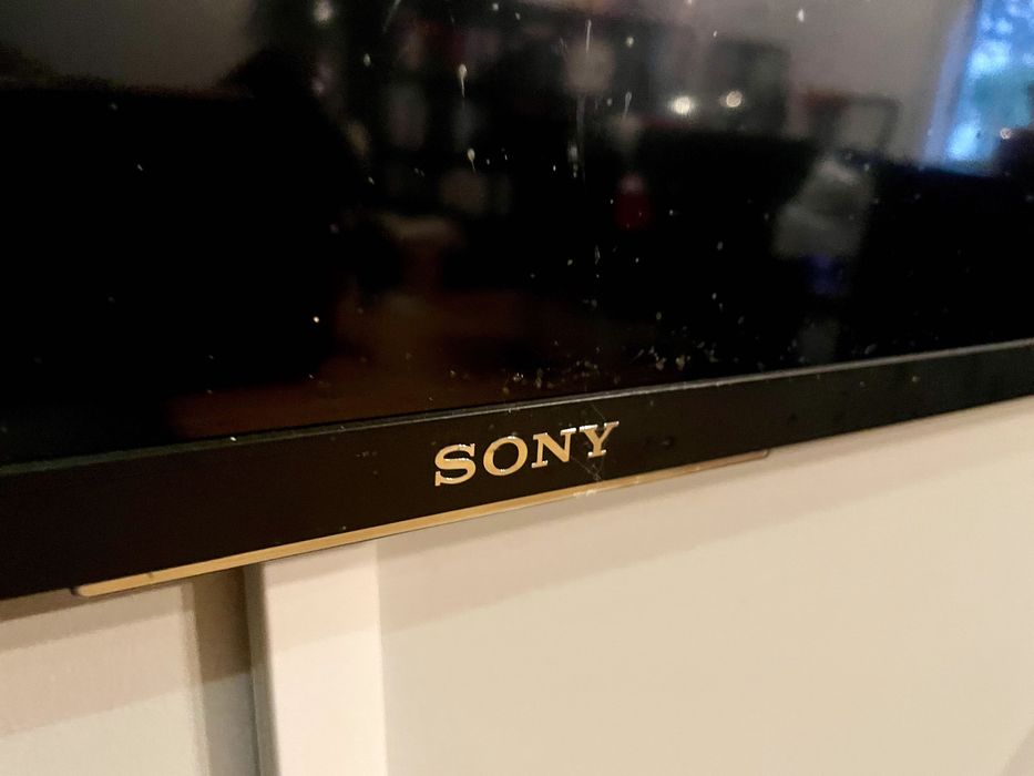 Tv SONY BRAVIA LED 55 polegdas - para peças (ecrã partido internamente)