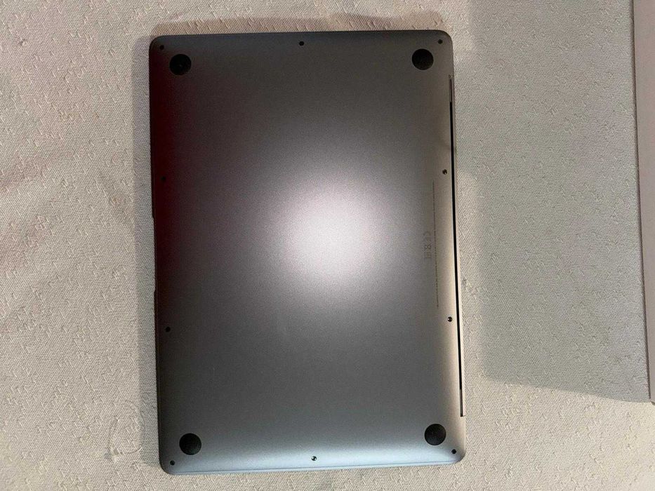 Apple MacBook Air 13&quot; 2020 8Gb de Ram / 256Gb c/ Acessórios