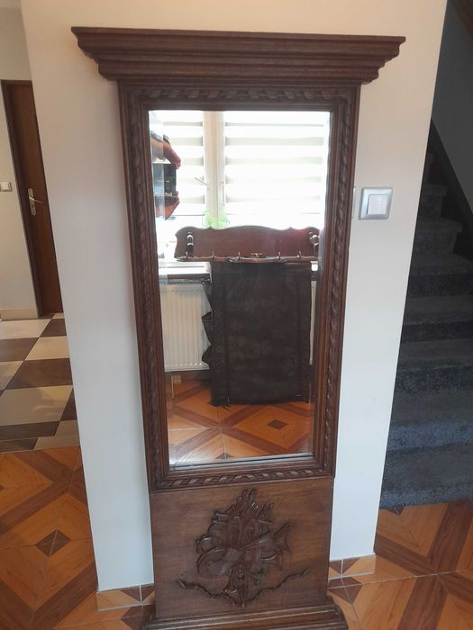 Stare lustro kryształowe, wiszące z ciekawym motywem, handmade.